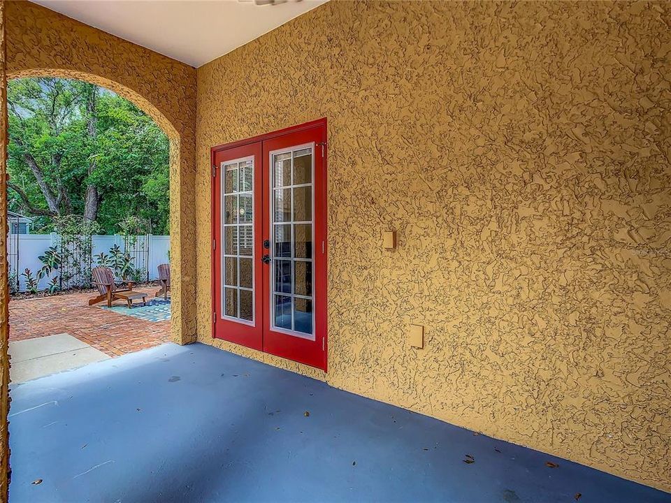 For Rent: $3,600 (3 beds, 2 baths, 1833 Square Feet)