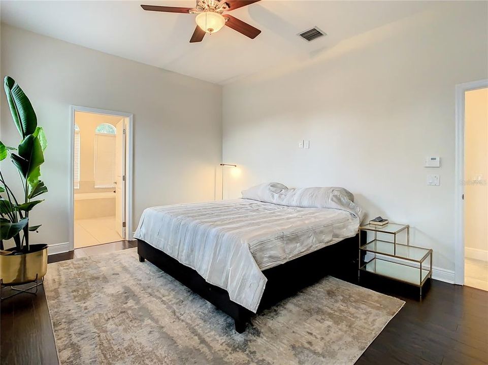 For Rent: $3,600 (3 beds, 2 baths, 1833 Square Feet)