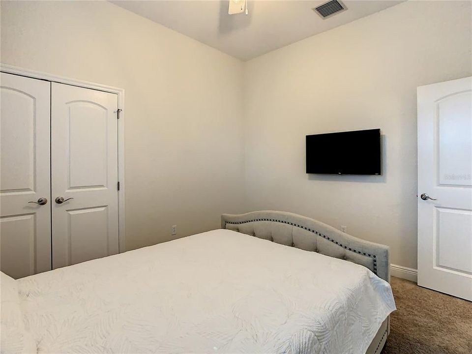For Rent: $3,600 (3 beds, 2 baths, 1833 Square Feet)