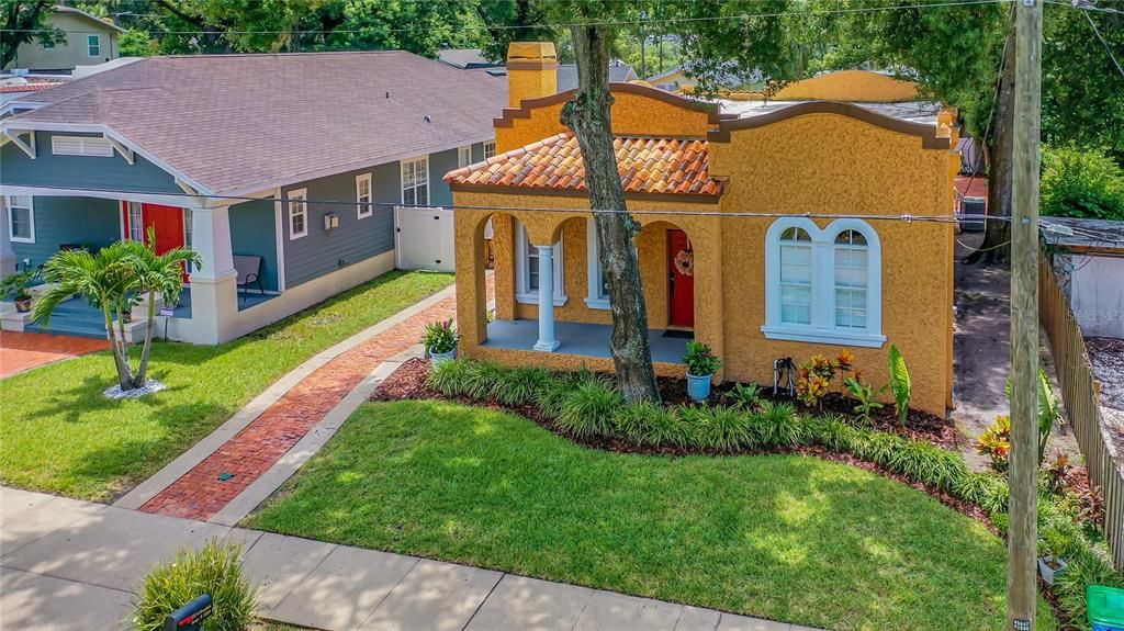For Rent: $3,600 (3 beds, 2 baths, 1833 Square Feet)