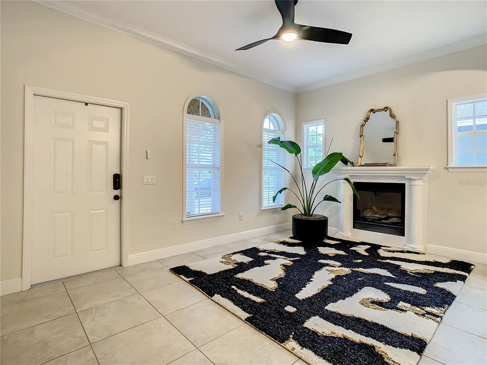 For Rent: $3,600 (3 beds, 2 baths, 1833 Square Feet)