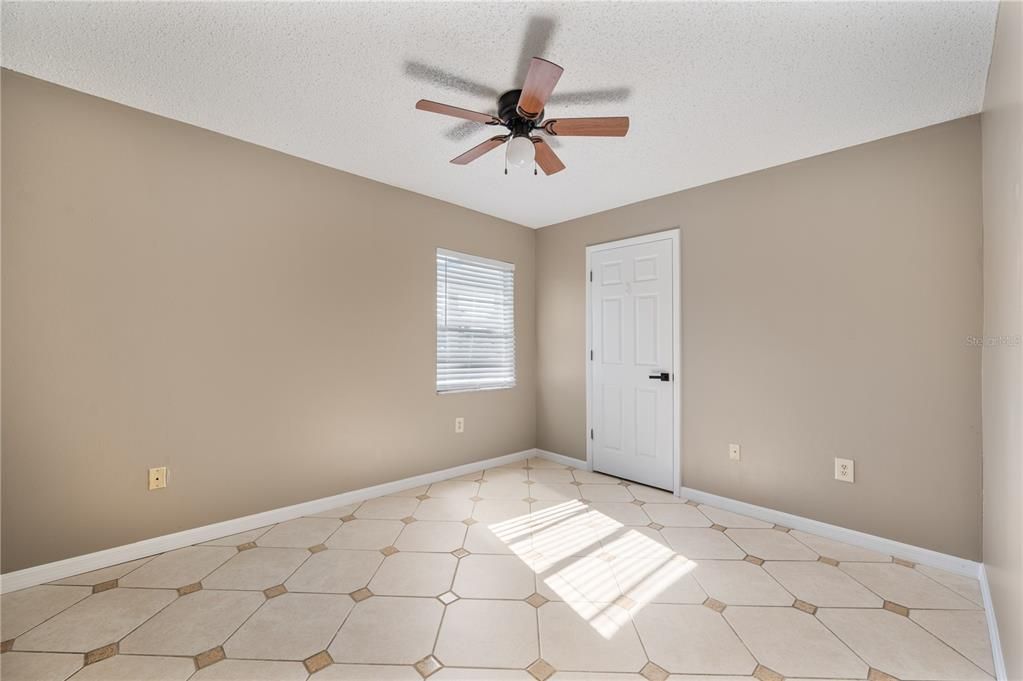 For Rent: $1,825 (3 beds, 2 baths, 1355 Square Feet)