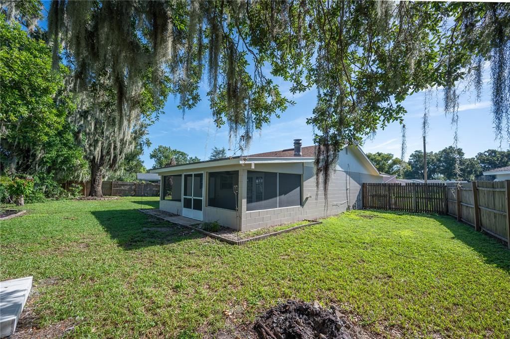 For Rent: $1,825 (3 beds, 2 baths, 1355 Square Feet)