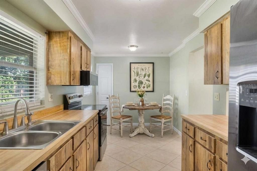 For Rent: $1,825 (3 beds, 2 baths, 1355 Square Feet)