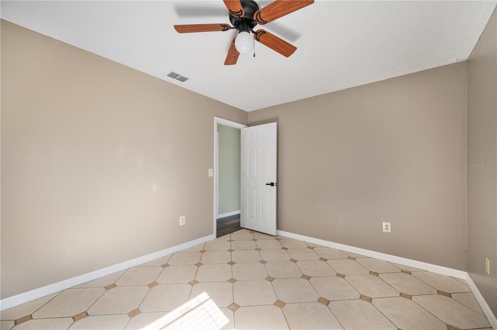 For Rent: $1,825 (3 beds, 2 baths, 1355 Square Feet)