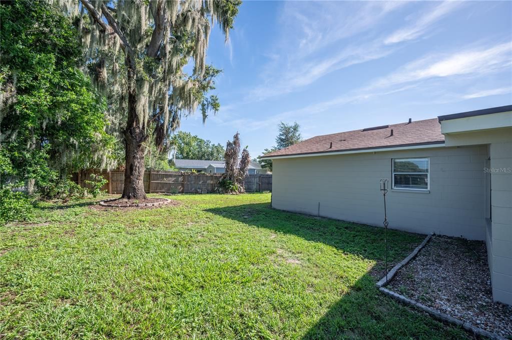 For Rent: $1,825 (3 beds, 2 baths, 1355 Square Feet)