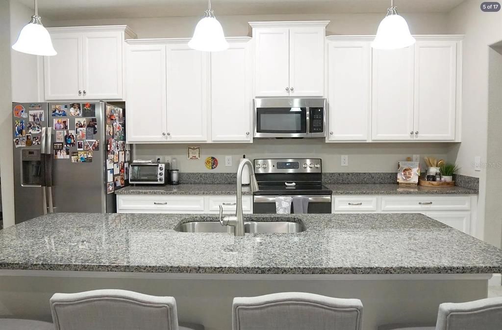 For Sale: $389,900 (3 beds, 2 baths, 1852 Square Feet)