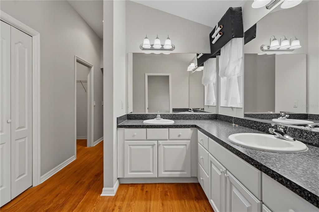 For Sale: $449,700 (3 beds, 2 baths, 2413 Square Feet)