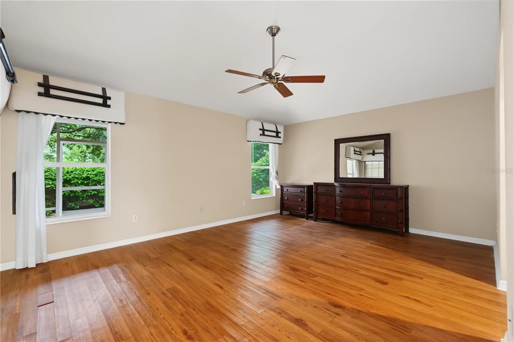 For Sale: $449,700 (3 beds, 2 baths, 2413 Square Feet)