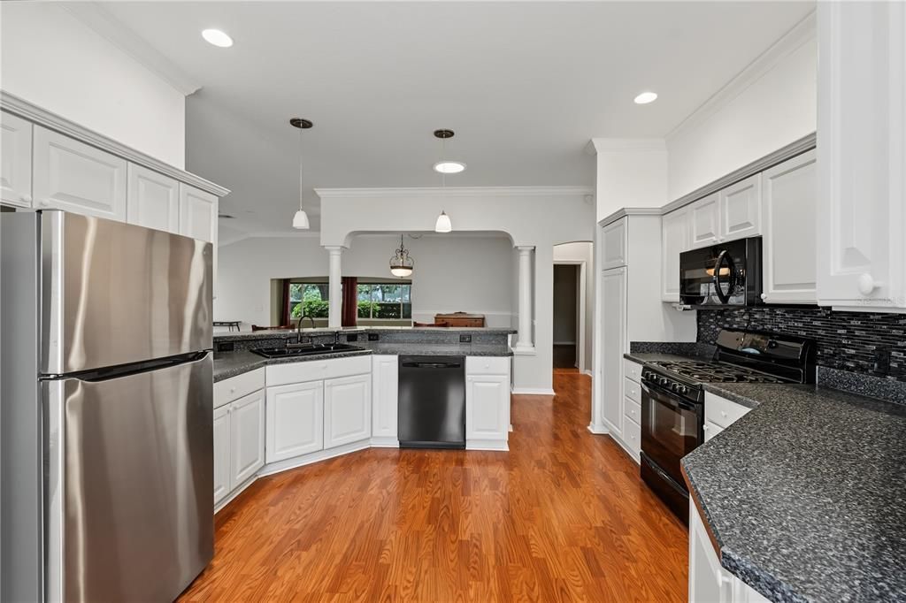 For Sale: $449,700 (3 beds, 2 baths, 2413 Square Feet)