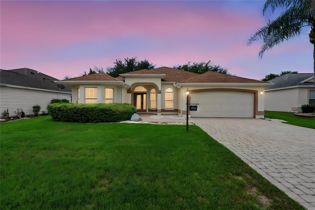 For Sale: $449,700 (3 beds, 2 baths, 2413 Square Feet)