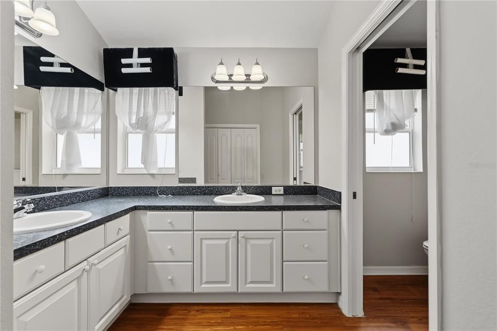 For Sale: $449,700 (3 beds, 2 baths, 2413 Square Feet)