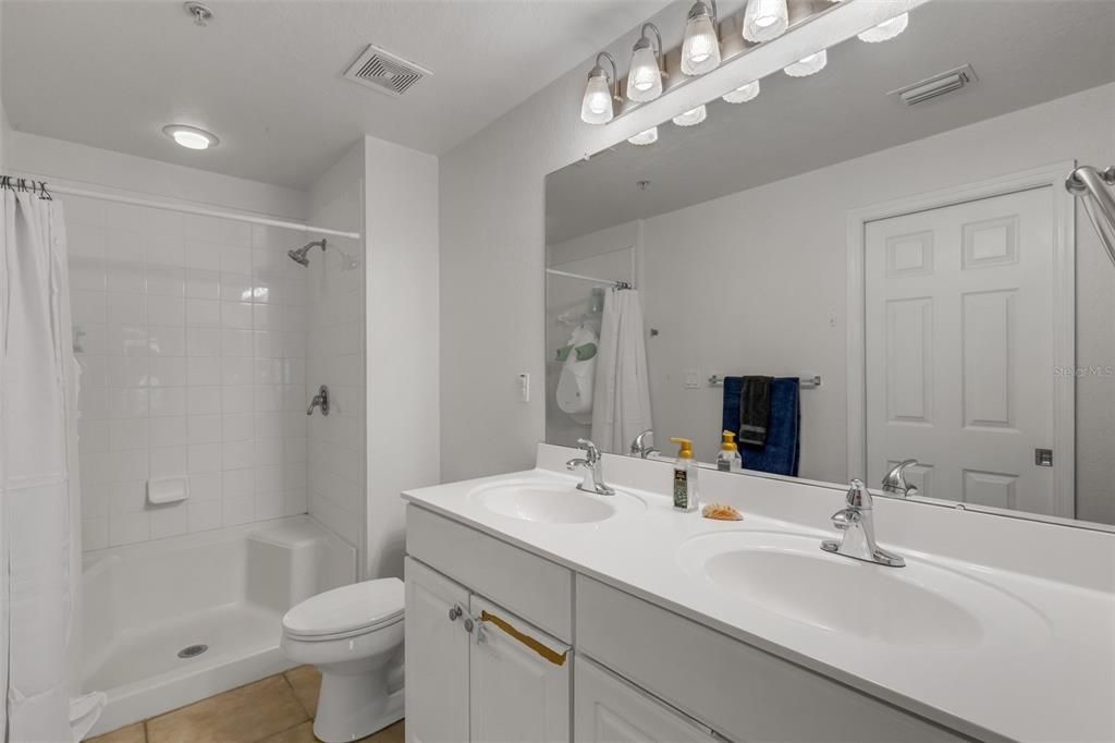 For Sale: $449,000 (3 beds, 3 baths, 1836 Square Feet)