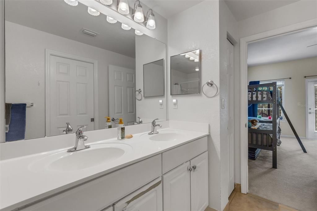 For Sale: $449,000 (3 beds, 3 baths, 1836 Square Feet)