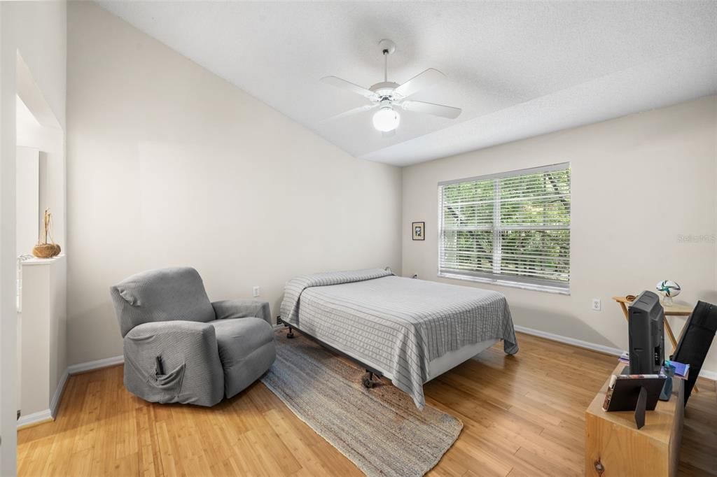 For Rent: $2,200 (3 beds, 2 baths, 1454 Square Feet)