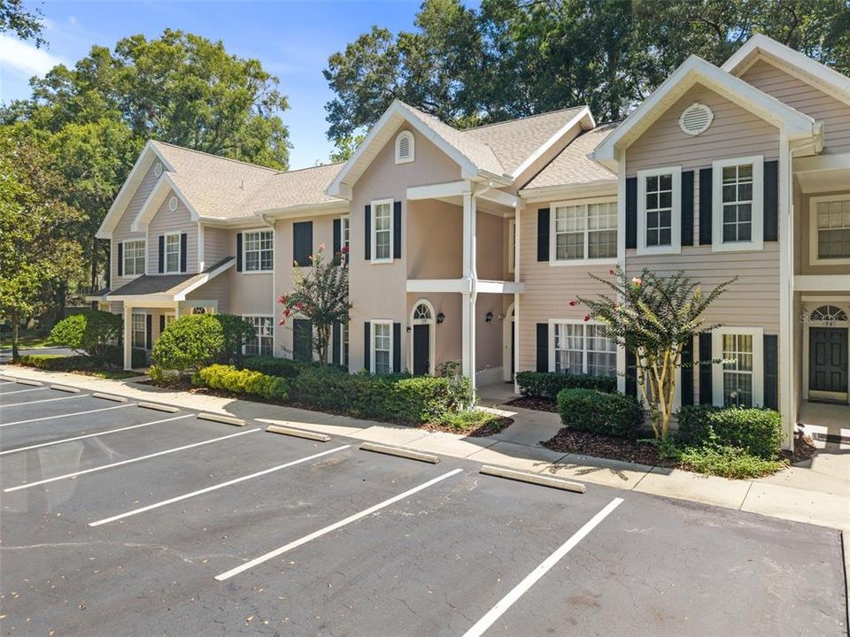 For Rent: $2,200 (3 beds, 2 baths, 1454 Square Feet)