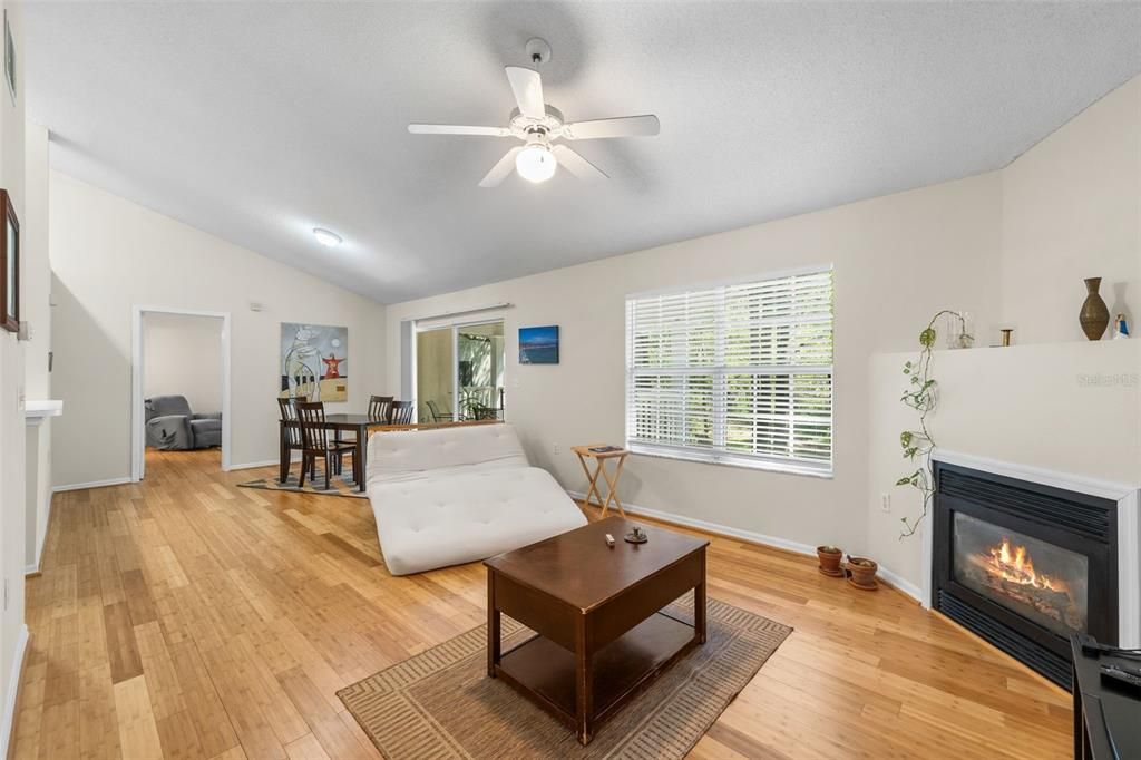 For Rent: $2,200 (3 beds, 2 baths, 1454 Square Feet)