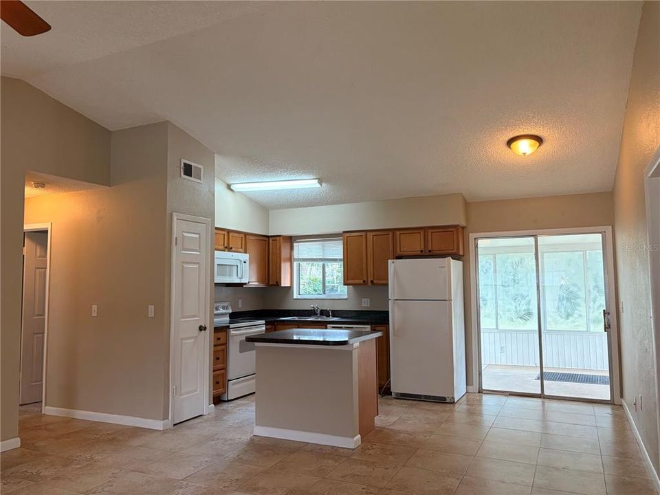 For Rent: $1,650 (3 beds, 1 baths, 1176 Square Feet)