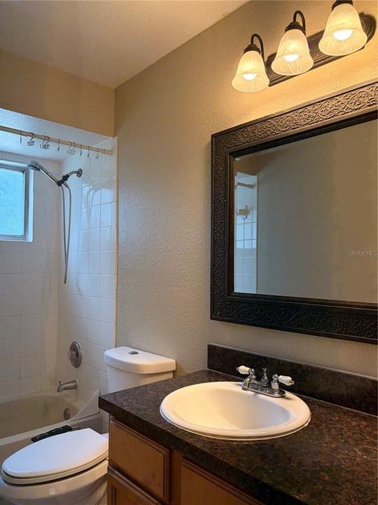 For Rent: $1,650 (3 beds, 1 baths, 1176 Square Feet)