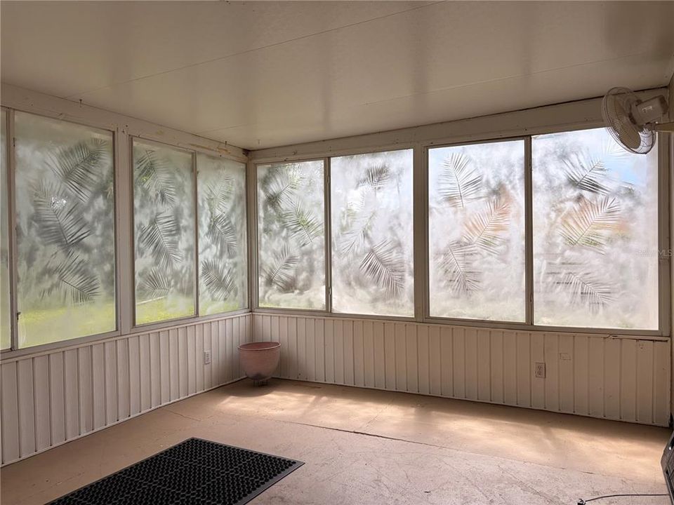 For Rent: $1,650 (3 beds, 1 baths, 1176 Square Feet)