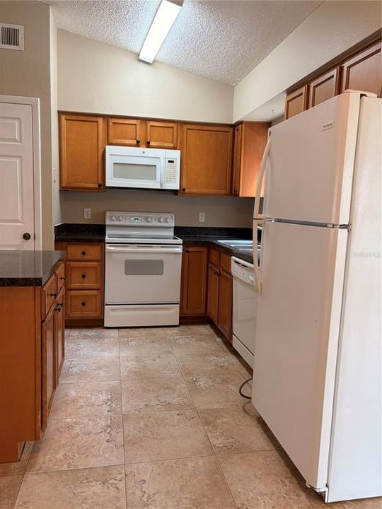 For Rent: $1,650 (3 beds, 1 baths, 1176 Square Feet)