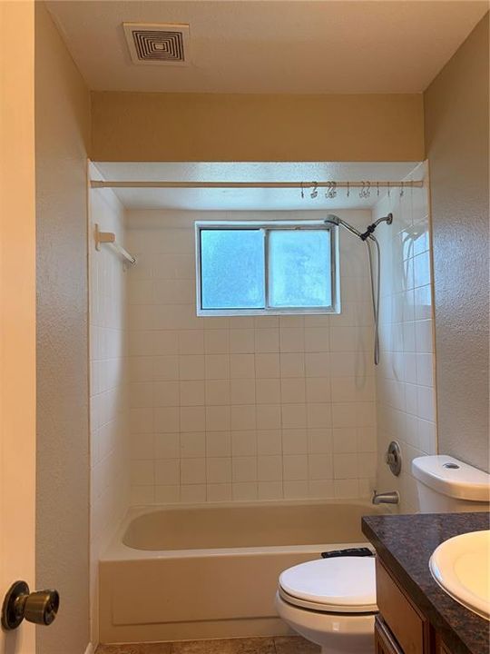 For Rent: $1,650 (3 beds, 1 baths, 1176 Square Feet)