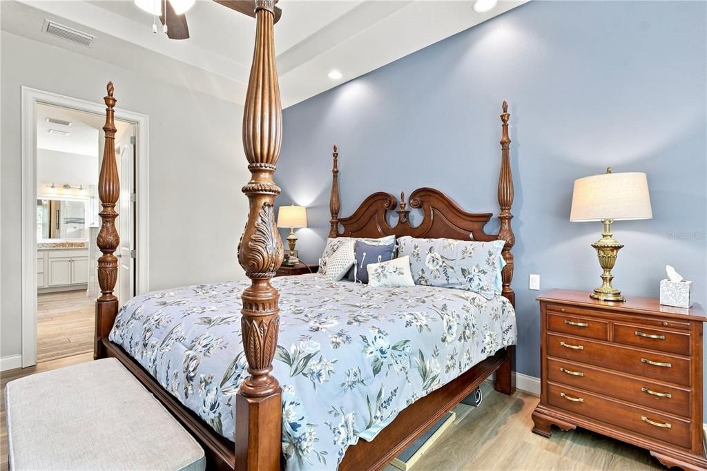 For Sale: $784,000 (3 beds, 3 baths, 2212 Square Feet)