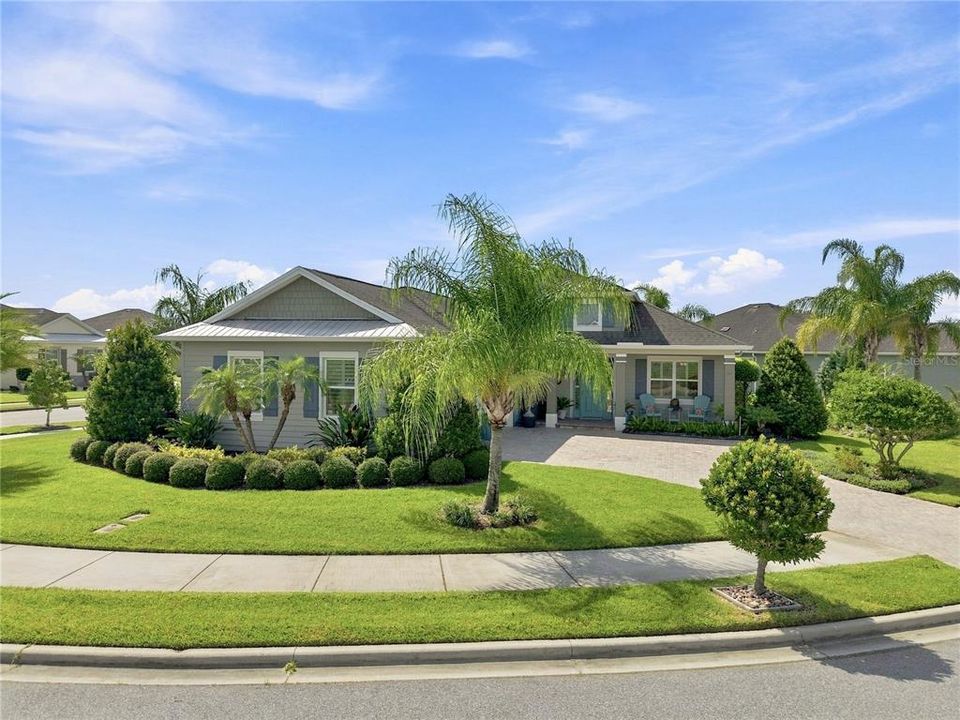 For Sale: $784,000 (3 beds, 3 baths, 2212 Square Feet)