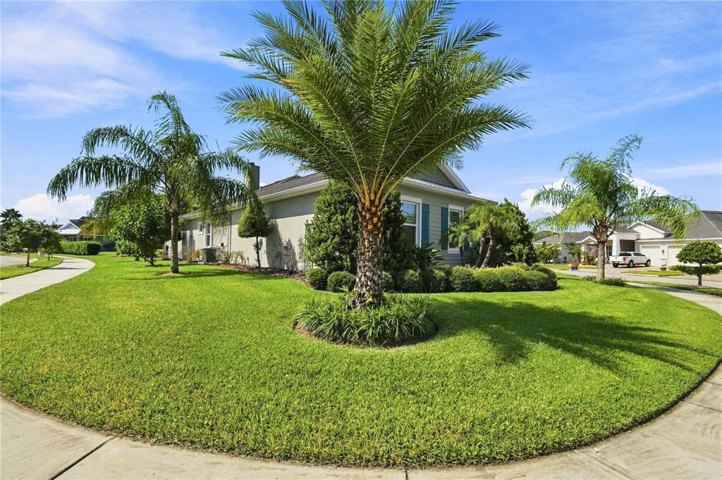 For Sale: $784,000 (3 beds, 3 baths, 2212 Square Feet)