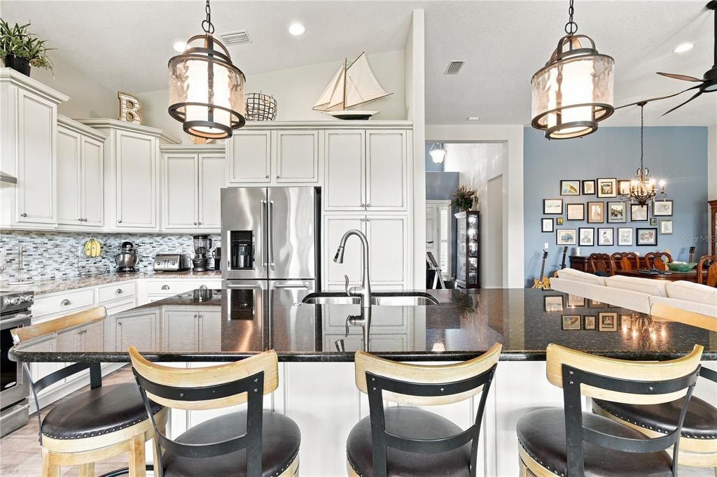 For Sale: $784,000 (3 beds, 3 baths, 2212 Square Feet)
