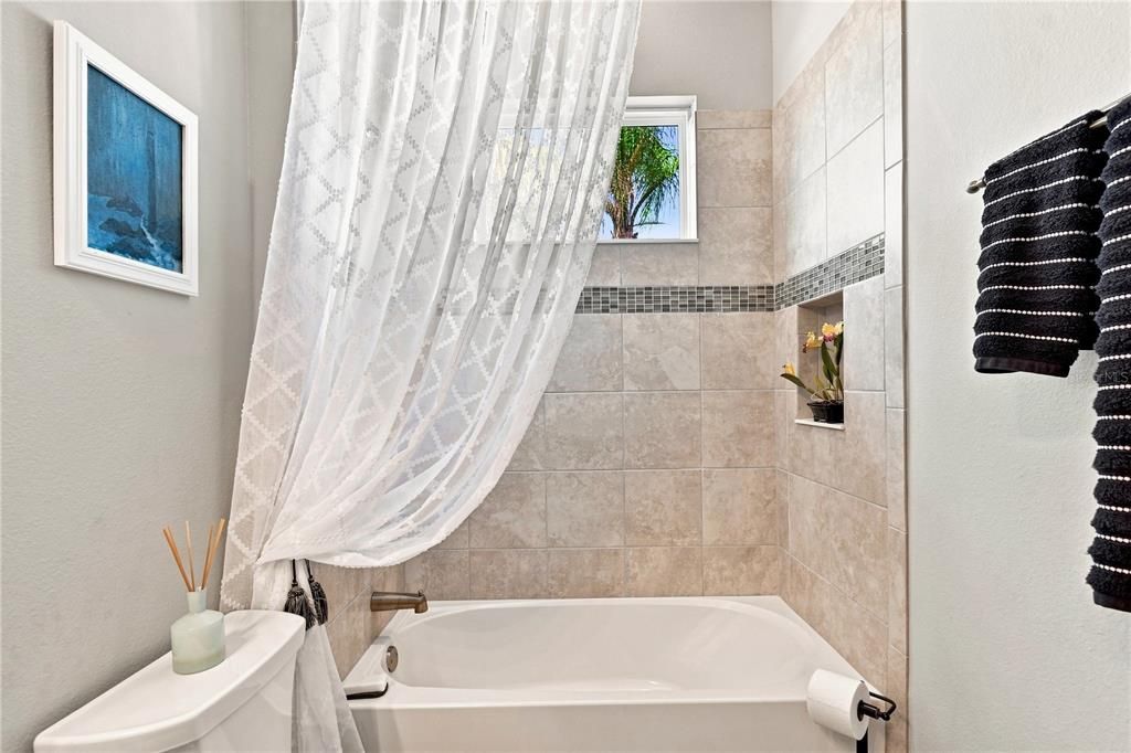 For Sale: $784,000 (3 beds, 3 baths, 2212 Square Feet)