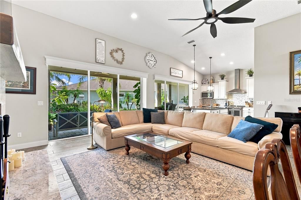 For Sale: $784,000 (3 beds, 3 baths, 2212 Square Feet)