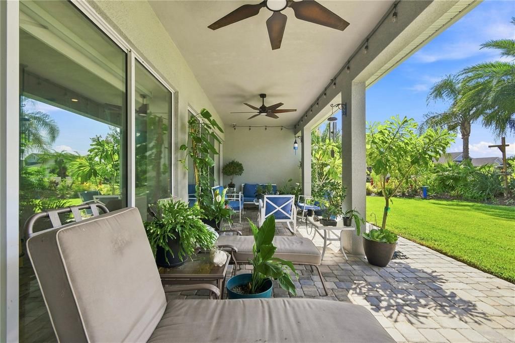 For Sale: $784,000 (3 beds, 3 baths, 2212 Square Feet)