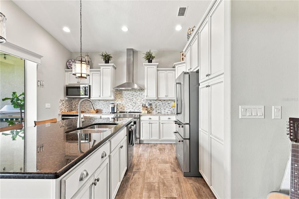 For Sale: $784,000 (3 beds, 3 baths, 2212 Square Feet)