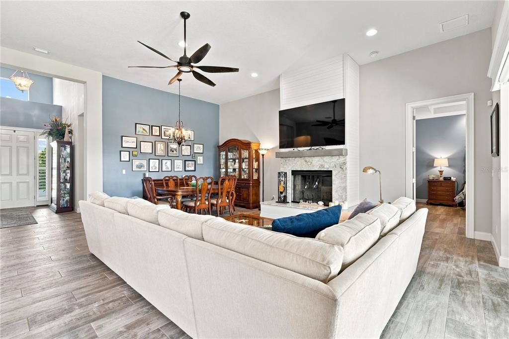 For Sale: $784,000 (3 beds, 3 baths, 2212 Square Feet)