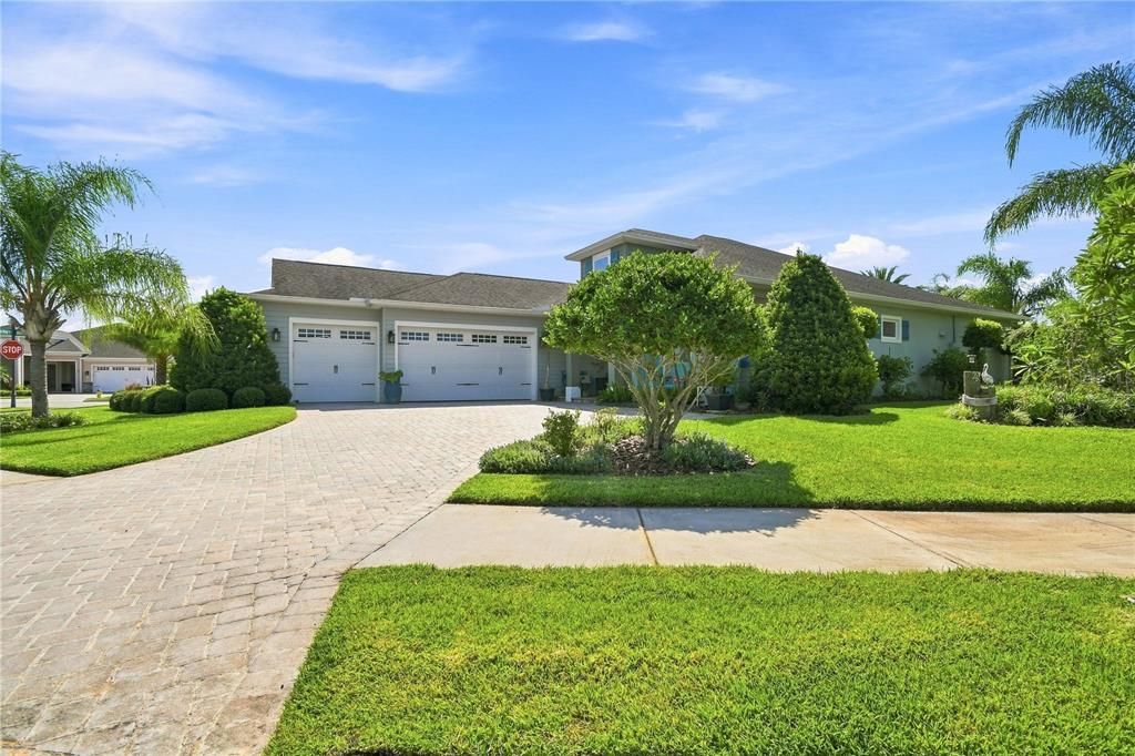 For Sale: $784,000 (3 beds, 3 baths, 2212 Square Feet)