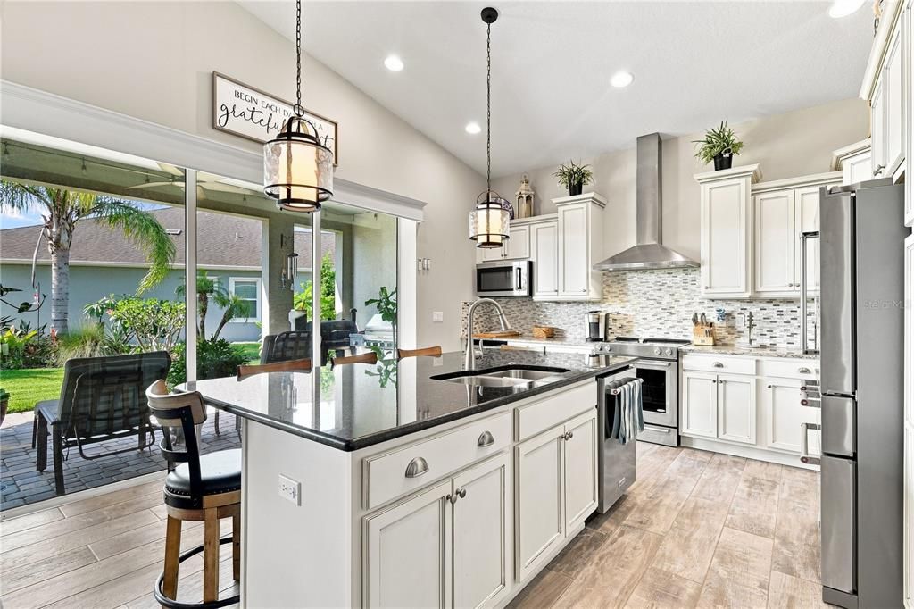 For Sale: $784,000 (3 beds, 3 baths, 2212 Square Feet)