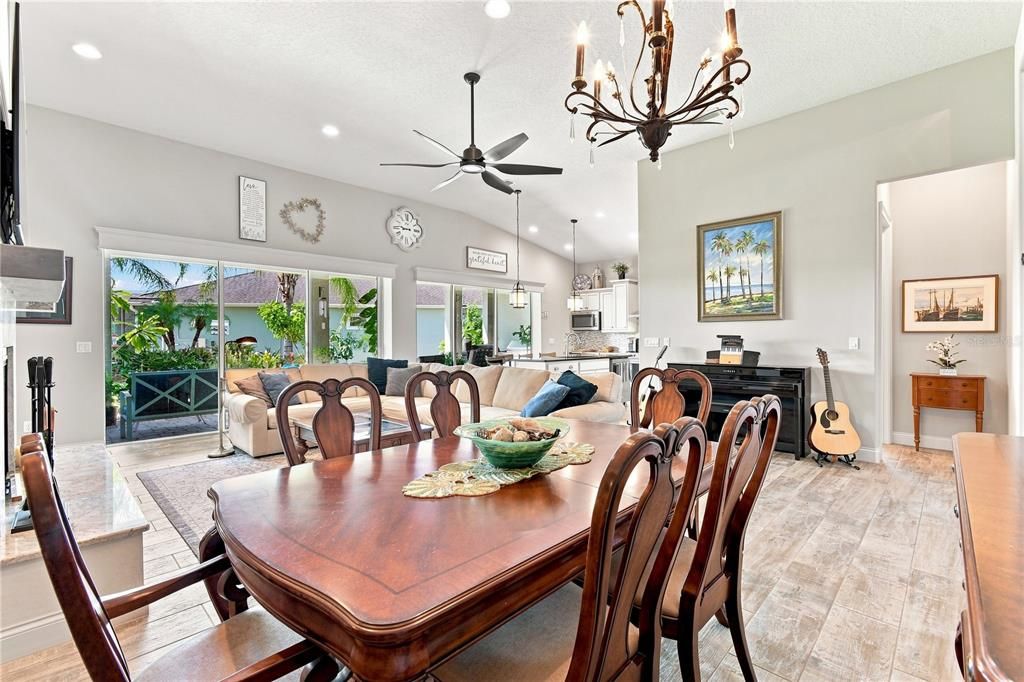 For Sale: $784,000 (3 beds, 3 baths, 2212 Square Feet)