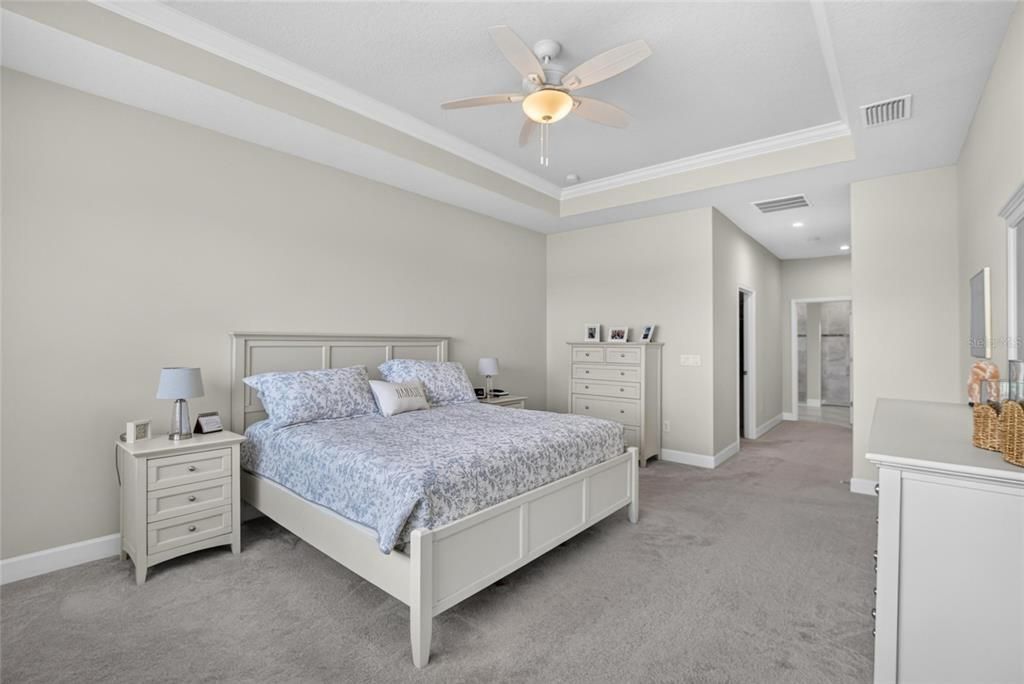 Activo con contrato: $769,900 (5 camas, 3 baños, 3134 Pies cuadrados)