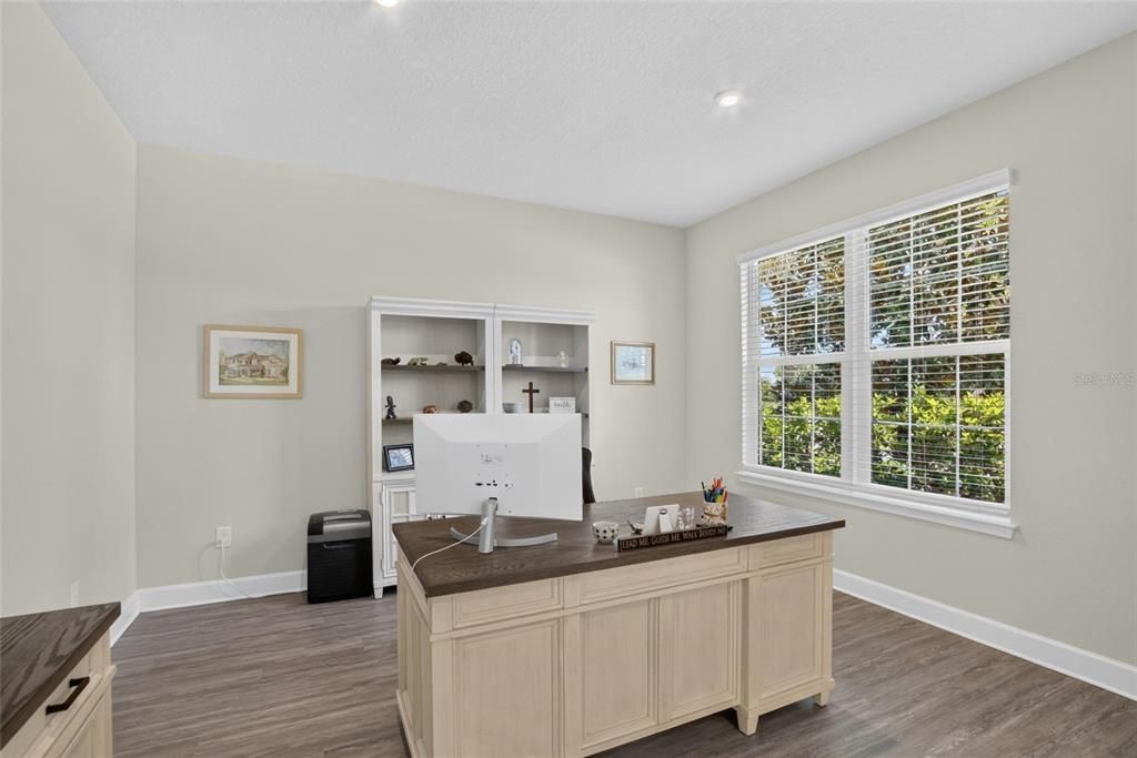 Activo con contrato: $769,900 (5 camas, 3 baños, 3134 Pies cuadrados)