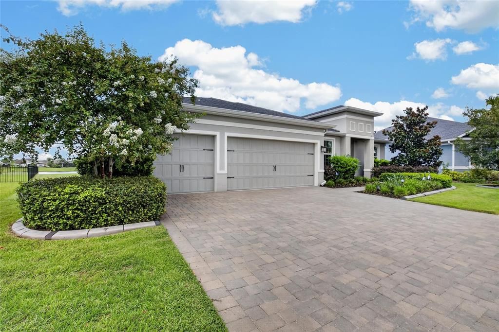 Activo con contrato: $769,900 (5 camas, 3 baños, 3134 Pies cuadrados)