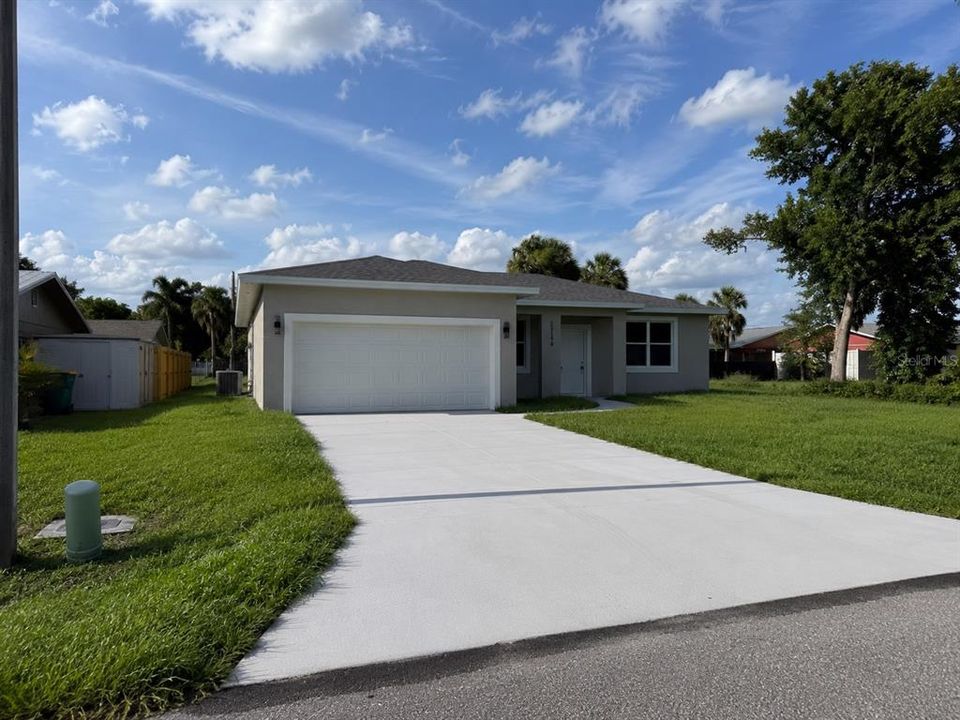 For Sale: $309,900 (3 beds, 2 baths, 1400 Square Feet)