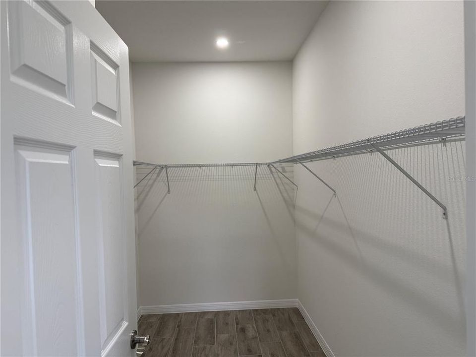 For Sale: $309,900 (3 beds, 2 baths, 1400 Square Feet)