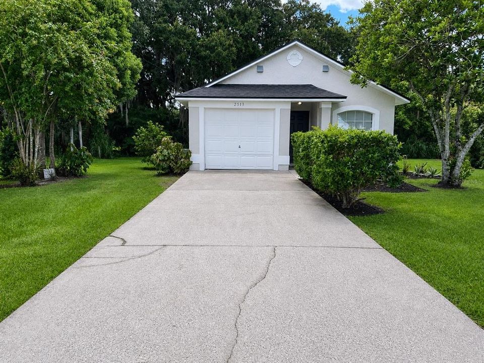 For Sale: $269,900 (3 beds, 2 baths, 1097 Square Feet)