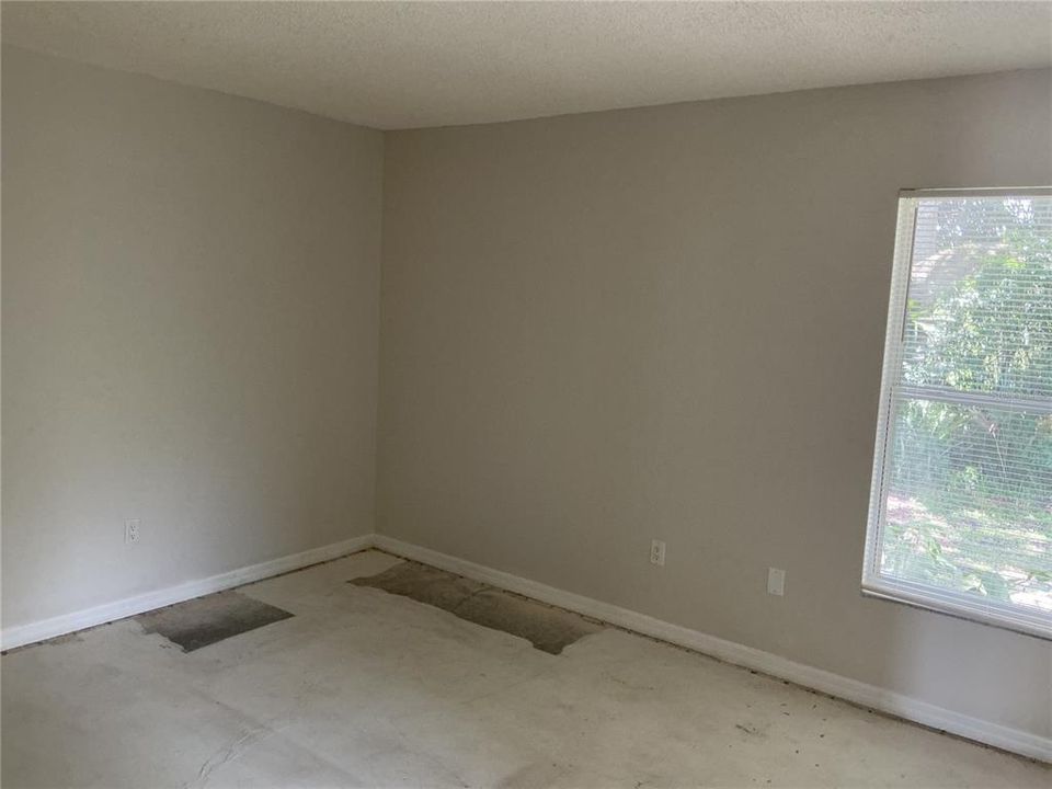 For Sale: $269,900 (3 beds, 2 baths, 1097 Square Feet)