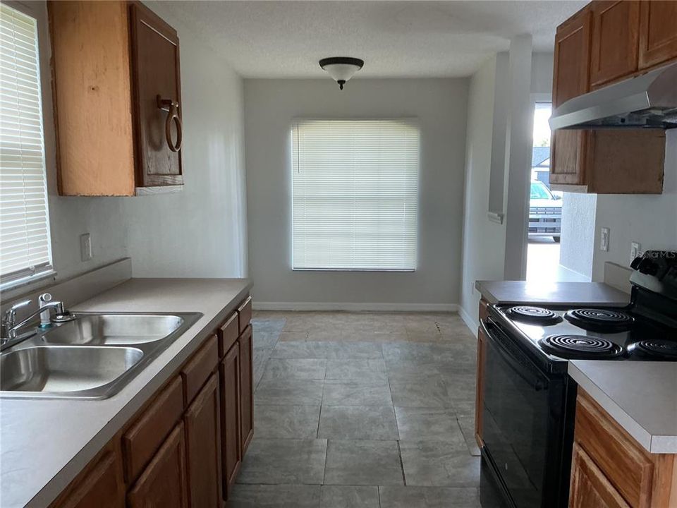 For Sale: $269,900 (3 beds, 2 baths, 1097 Square Feet)