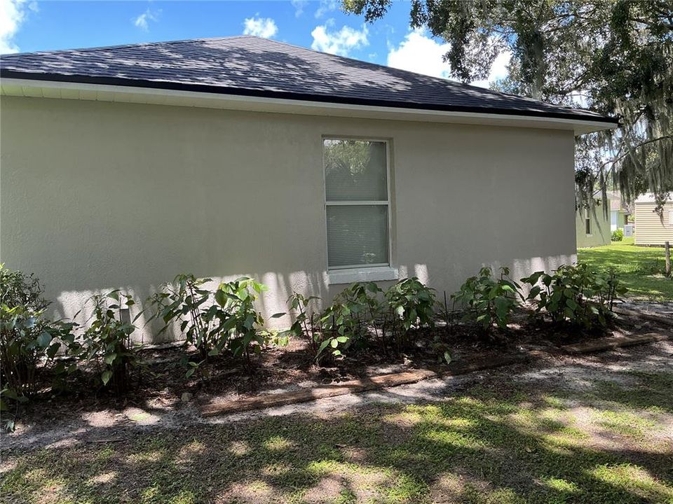 For Sale: $269,900 (3 beds, 2 baths, 1097 Square Feet)