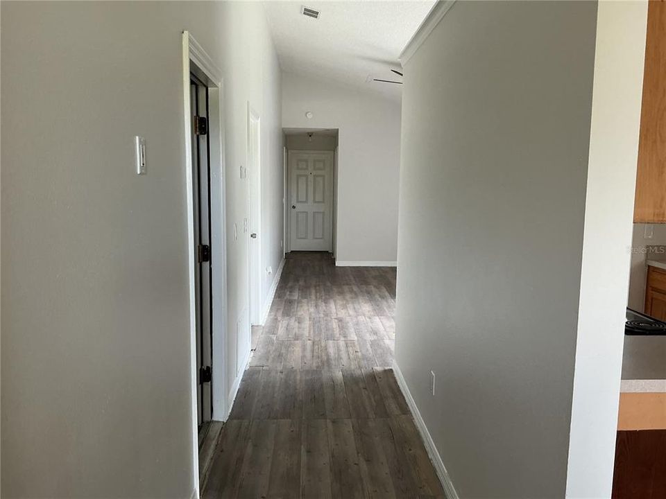 For Sale: $269,900 (3 beds, 2 baths, 1097 Square Feet)