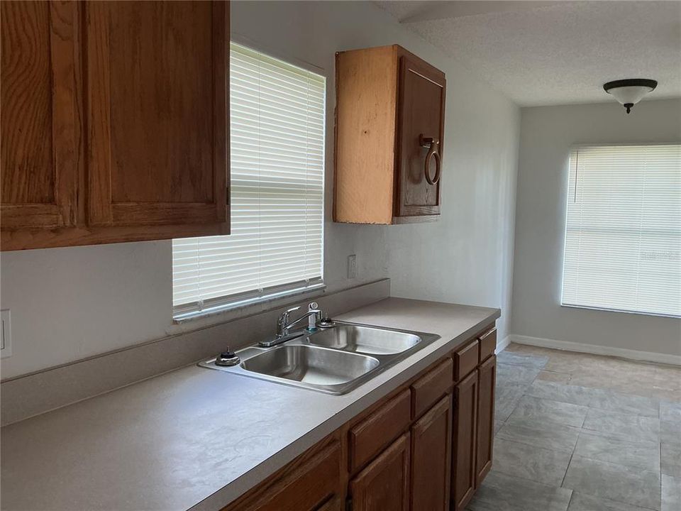 For Sale: $269,900 (3 beds, 2 baths, 1097 Square Feet)