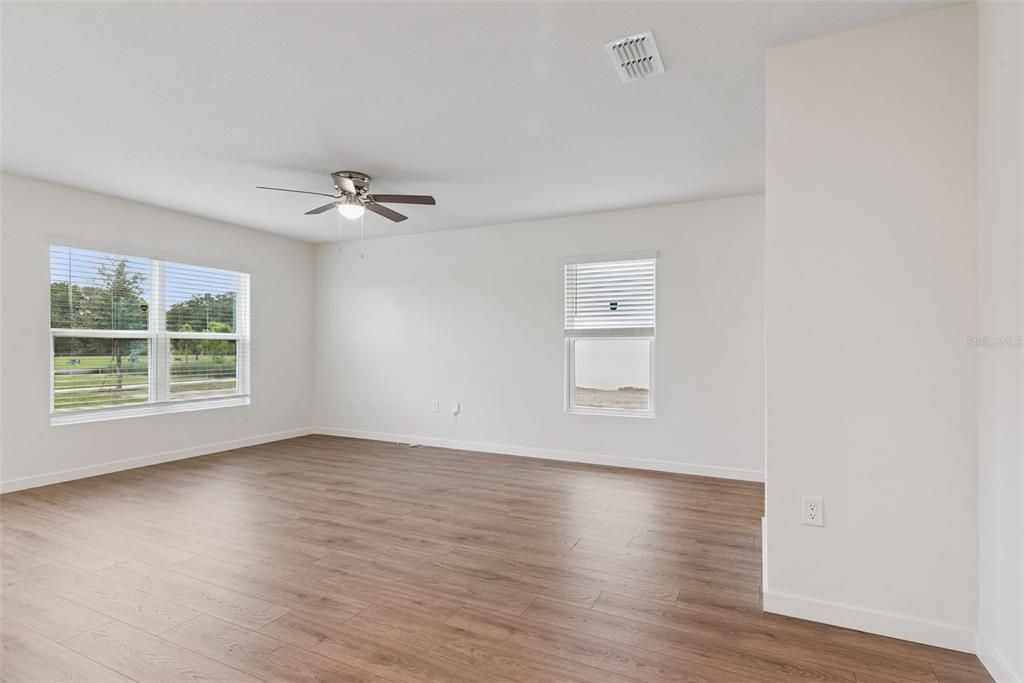 For Sale: $299,987 (3 beds, 2 baths, 1758 Square Feet)